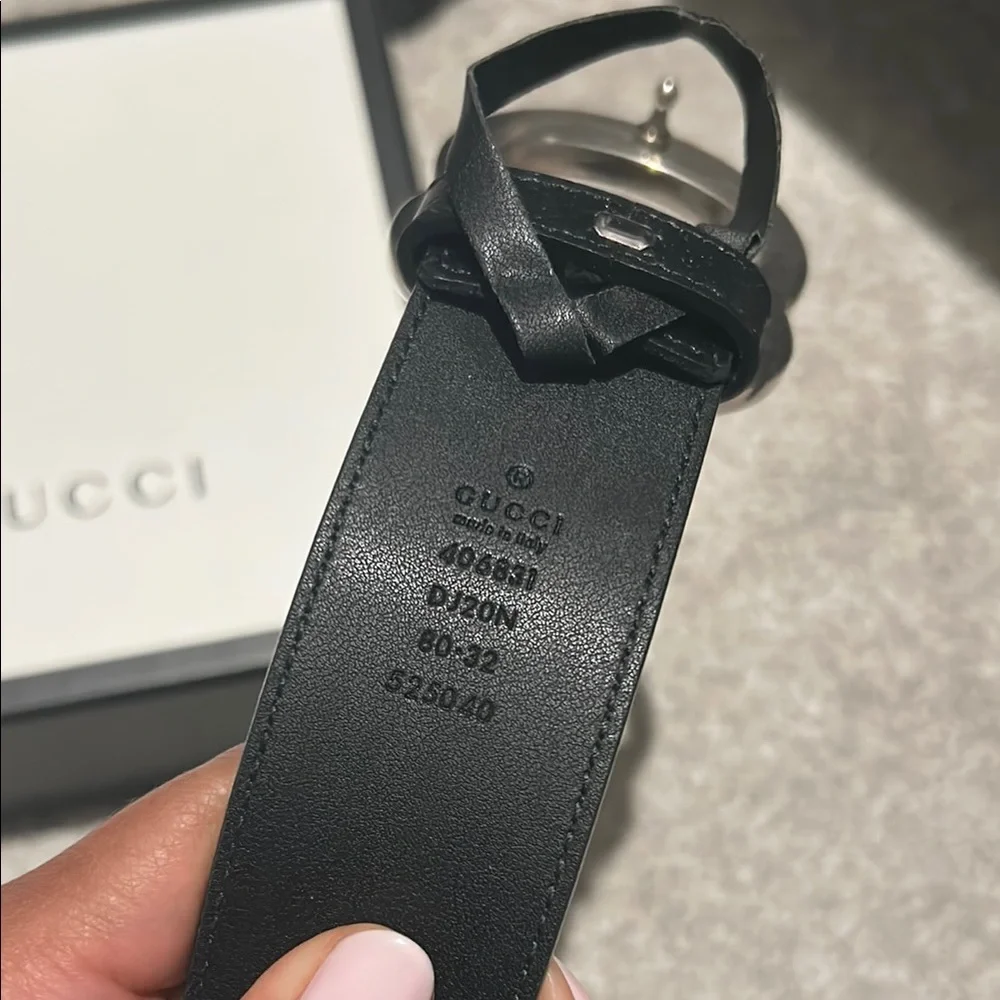 Gucci Black Leather Belt with Silver Buckle - Picture 4 of 6